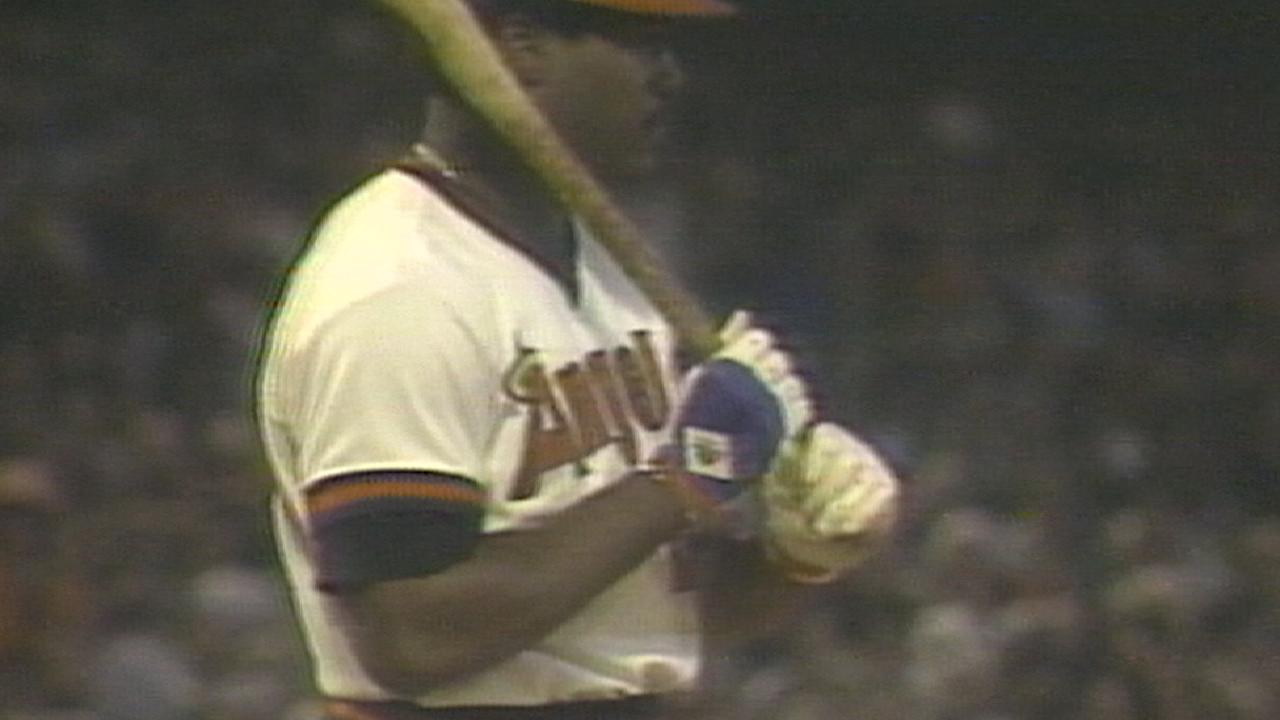 Former slugger, skipper Baylor dies at 68