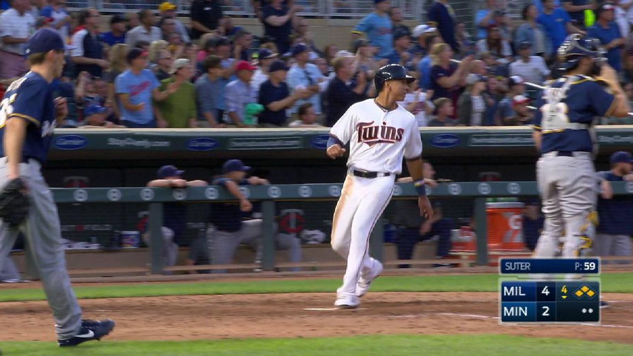 Polanco makes up for error with 4 hits, 2 RBIs