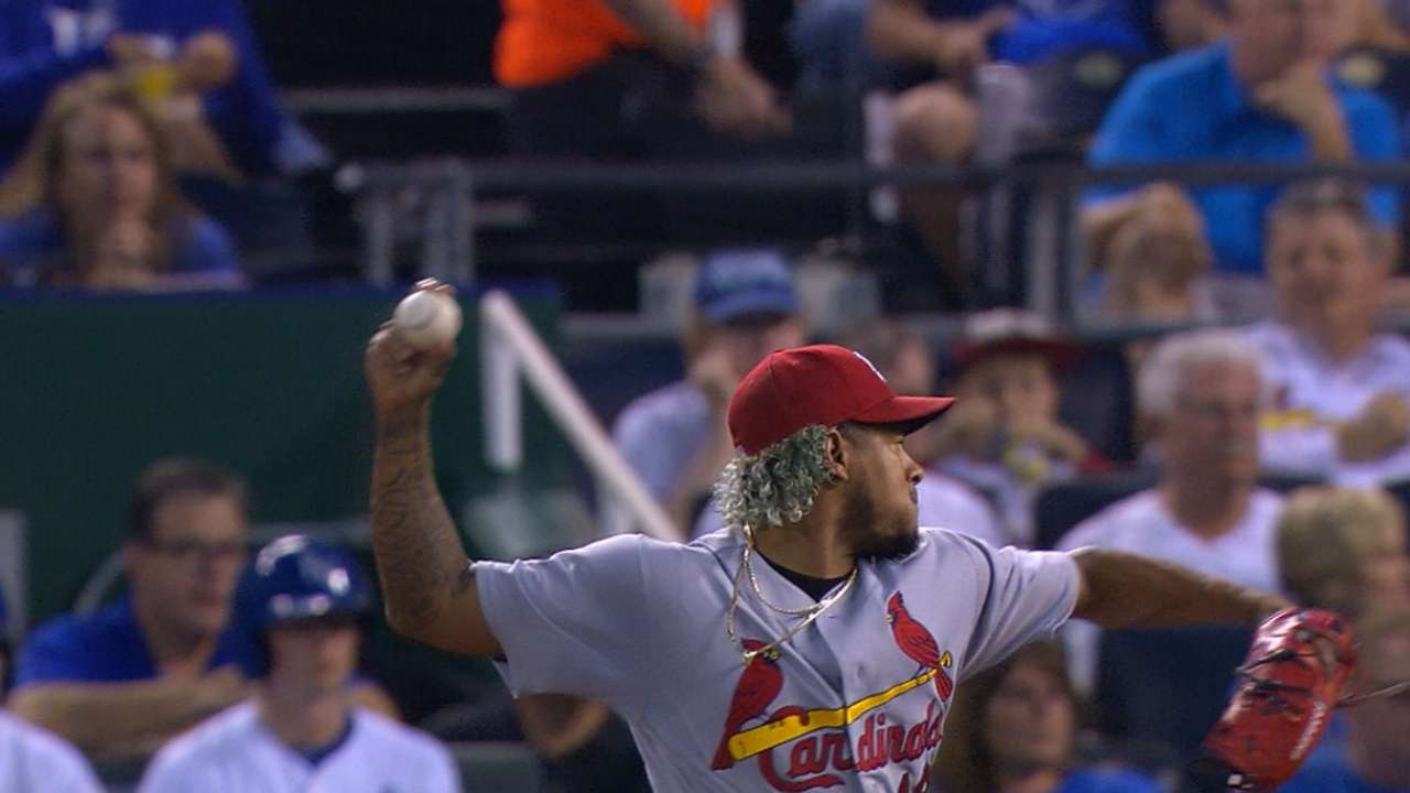 Card trick: Top Royals, raise record to .500