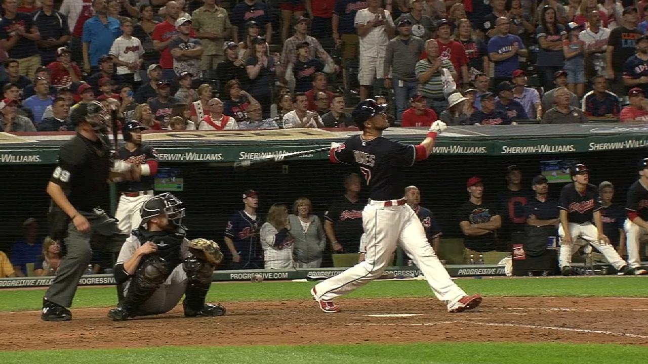 Indios vencen a Rockies con HR de oro de Yan Gomes
