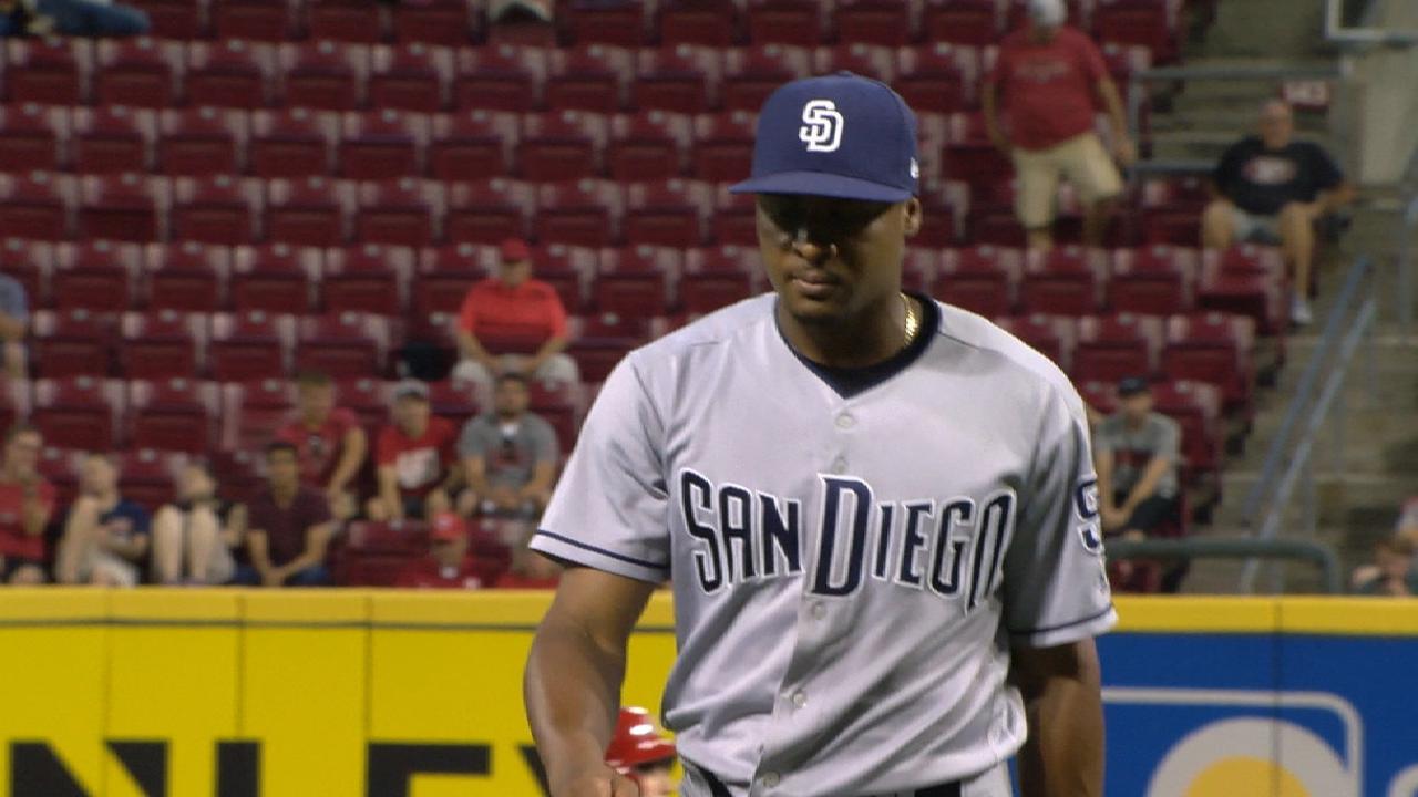Perdomo backed by HRs, takes down Reds