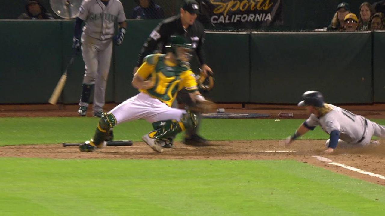 Valencia's game-tying sac fly