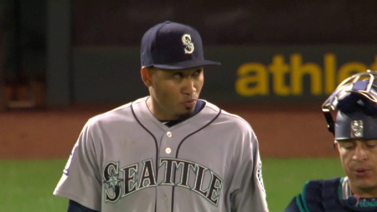 Diaz notches the save