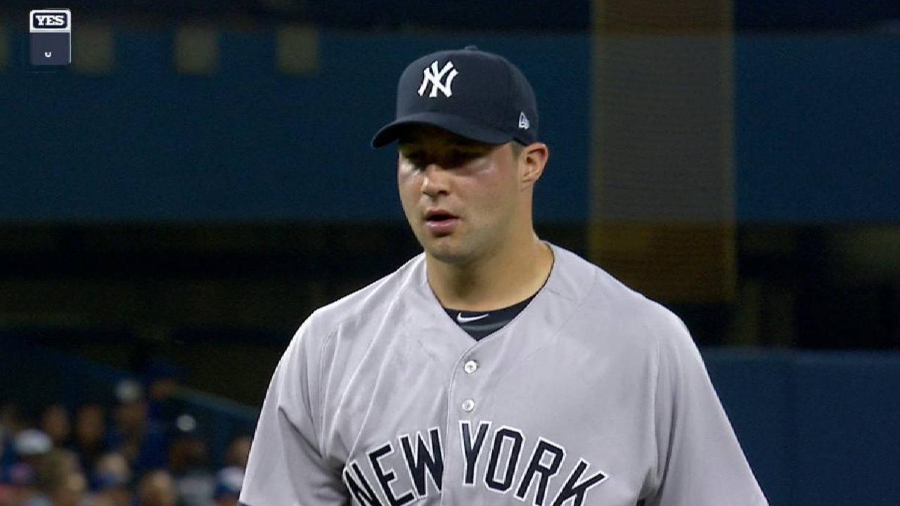 Kahnle K's Smoak to escape jam