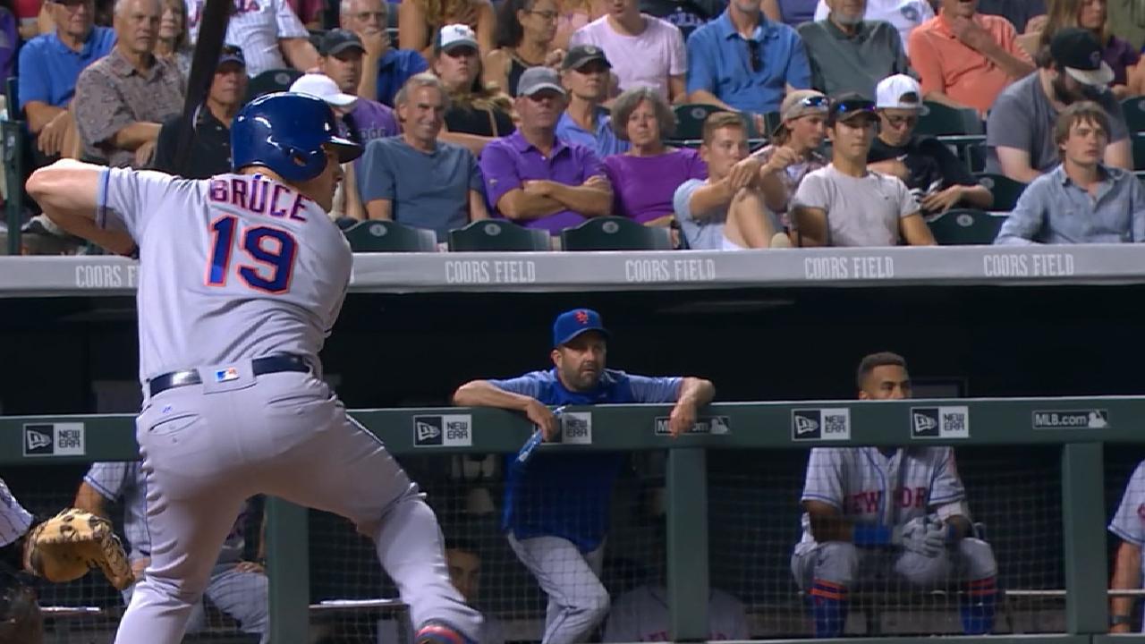 Indians acquire outfielder Bruce from Mets