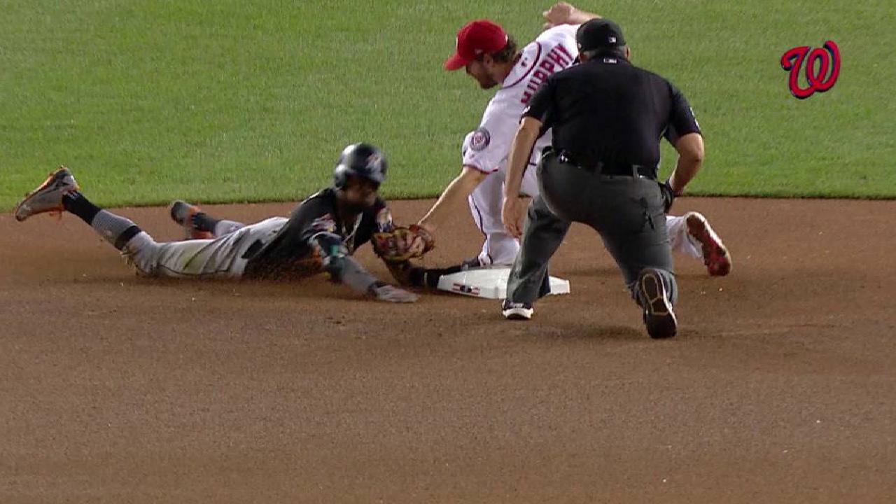 Wieters catches Gordon stealing