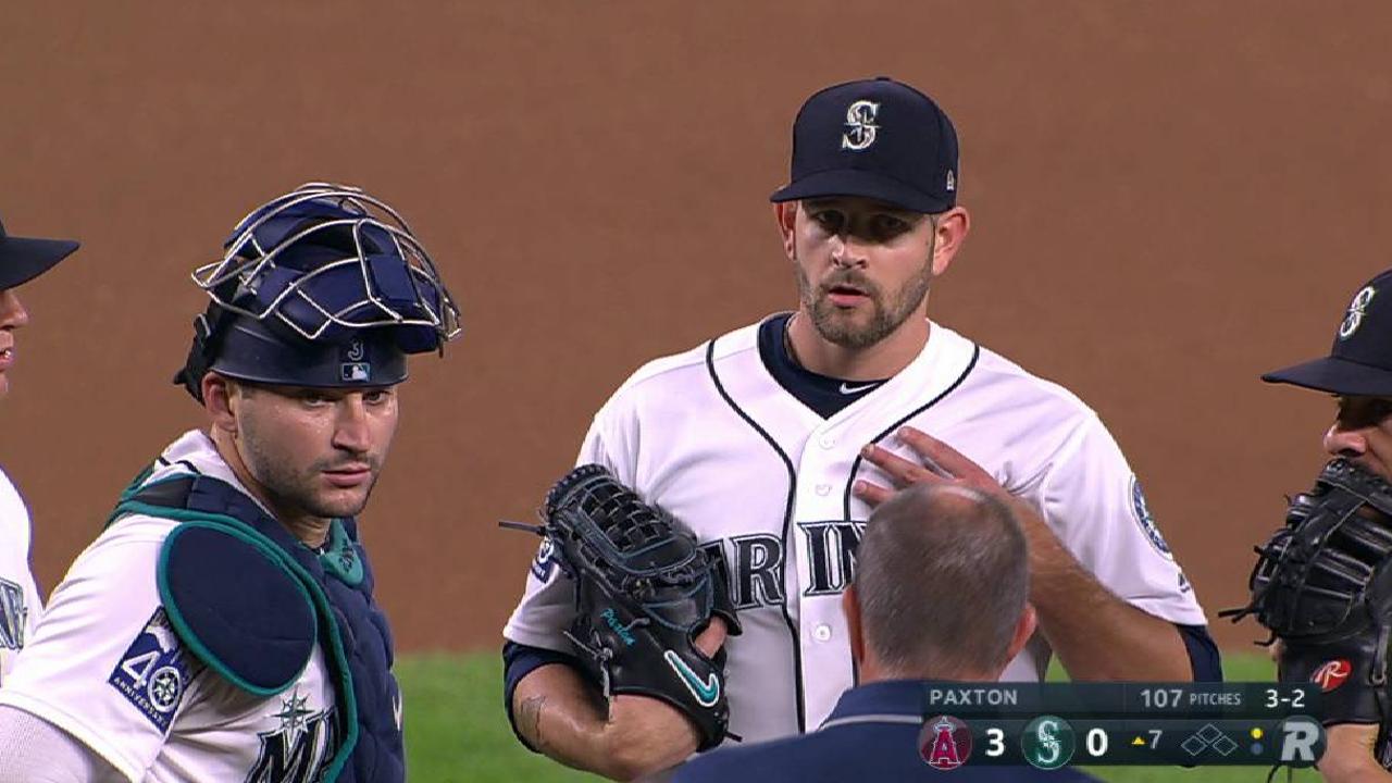 Paxton exits with injury