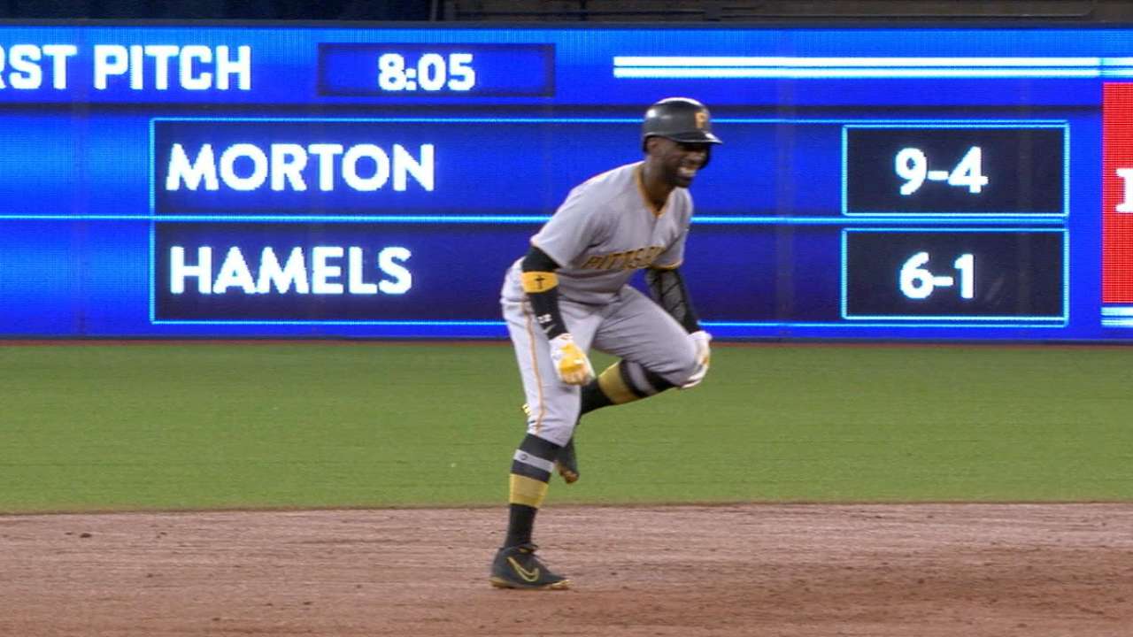 McCutchen exits game with injury