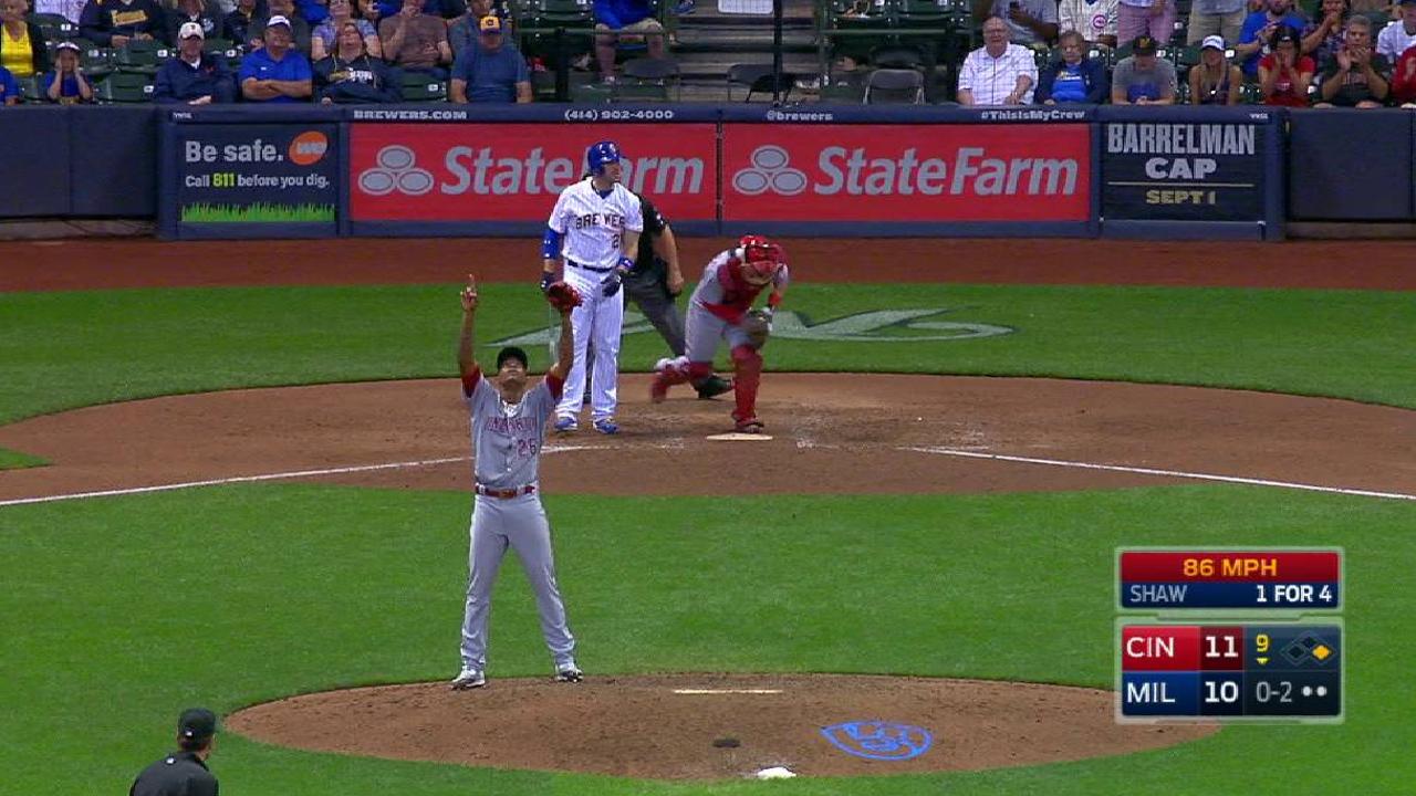 Iglesias notches his 20th save