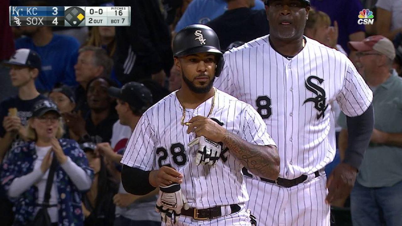 White Sox fall short despite Leury's late knock