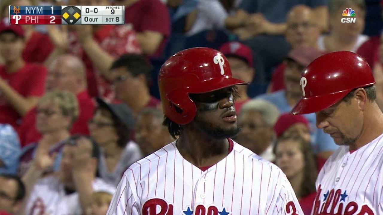 Phils roll behind Nola's gem, Herrera's streak