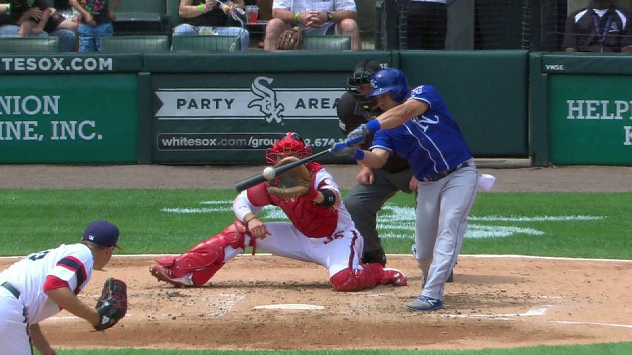 Royals overwhelm White Sox in series finale