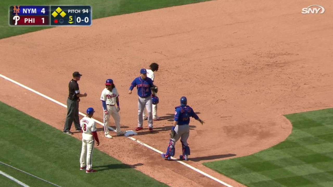 d'Arnaud doubles up Herrera