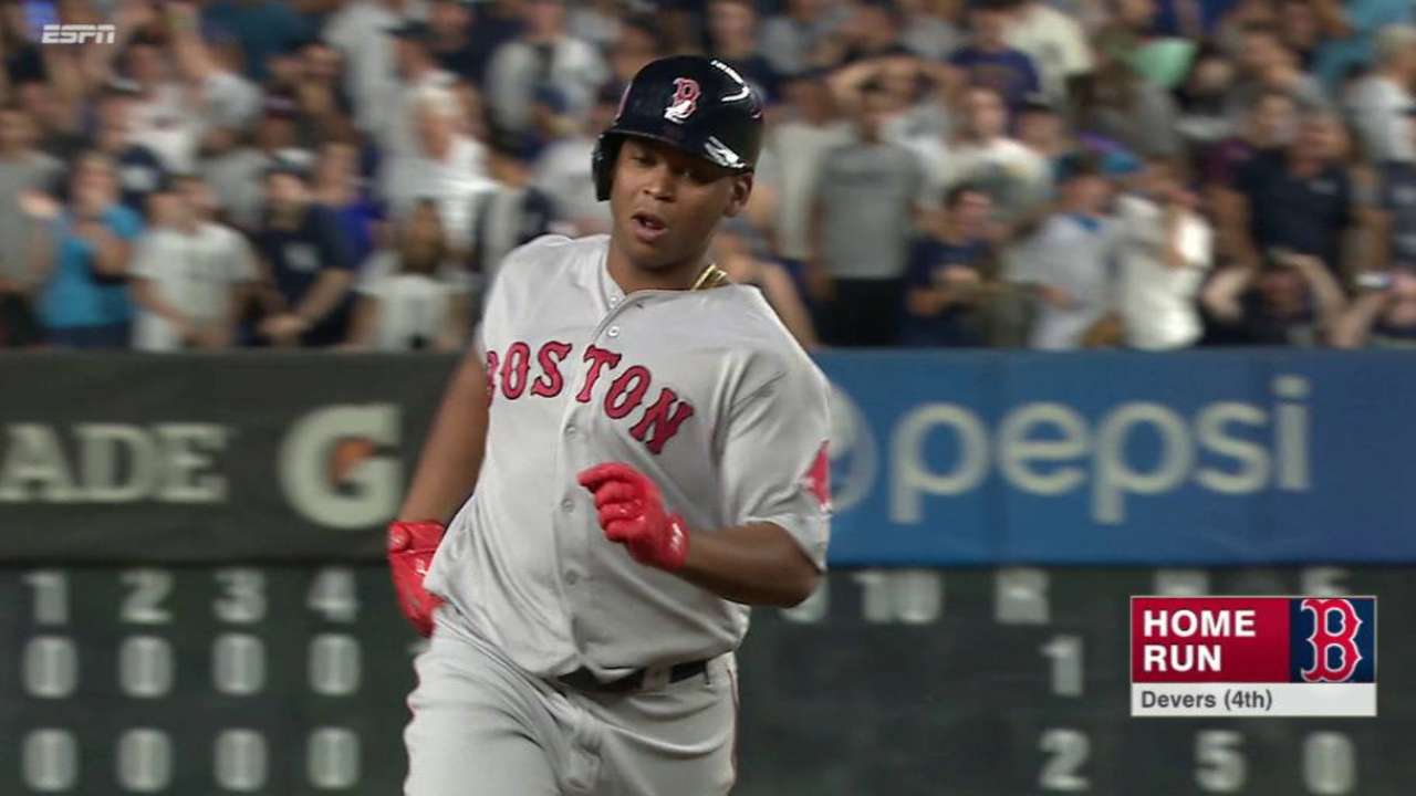 Rafael Devers dio HR ante la recta más fuerte desde que empezaron a medirse