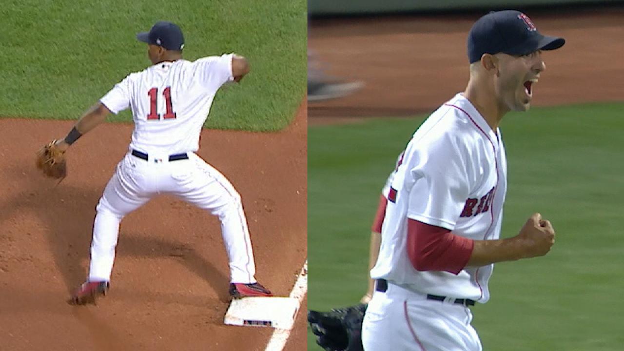 Medias Rojas apalearon a Cardenales con triple-play incluido