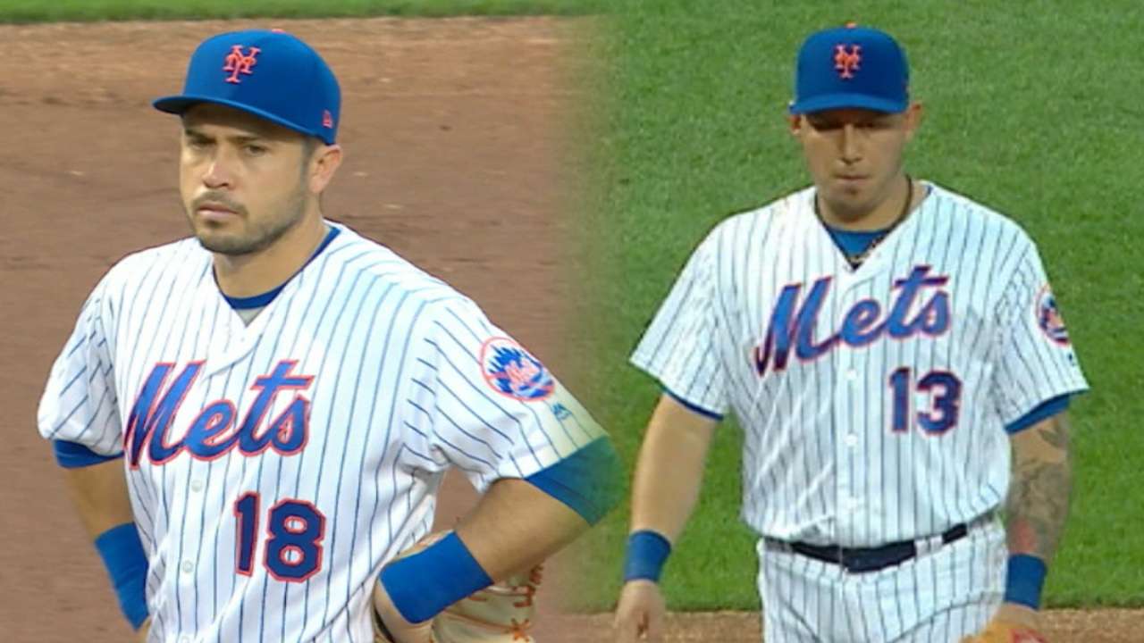 d'Arnaud has interesting infield debut at 3B, 2B