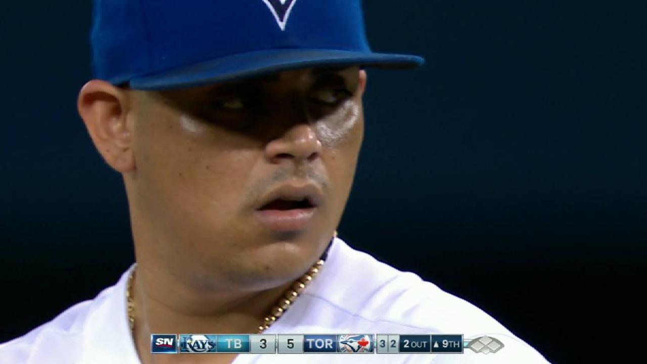Osuna salva el 32 y Azulejos vencen a Rays con tres jonrones