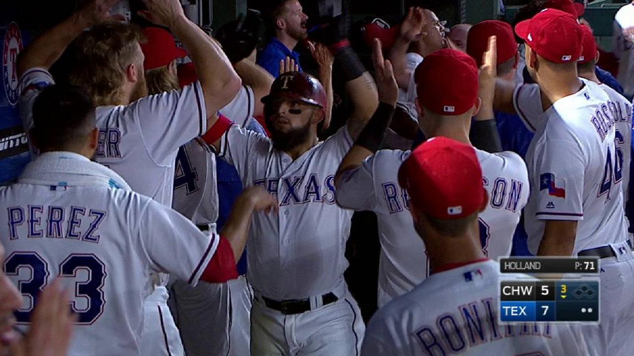 Odor dispara par de cuadrangulares y Rangers aplastan a White Sox