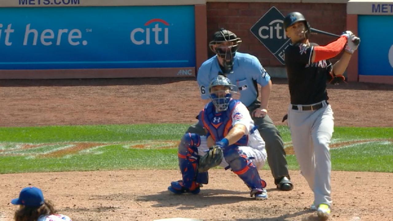 HR 45 de Stanton impulsa a Marlins sobre Mets