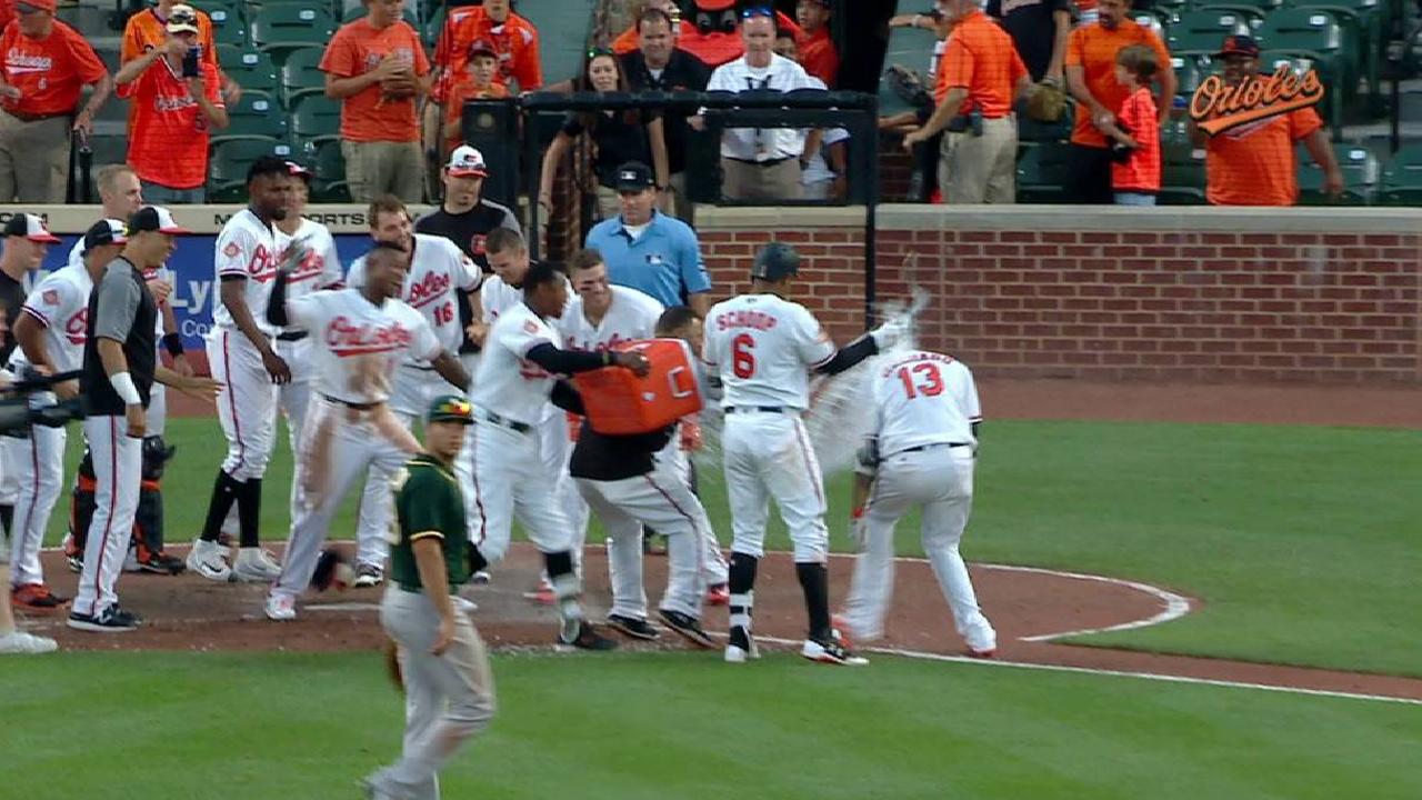 Machado y Orioles dejaron tendidos a Atléticos en la 12da