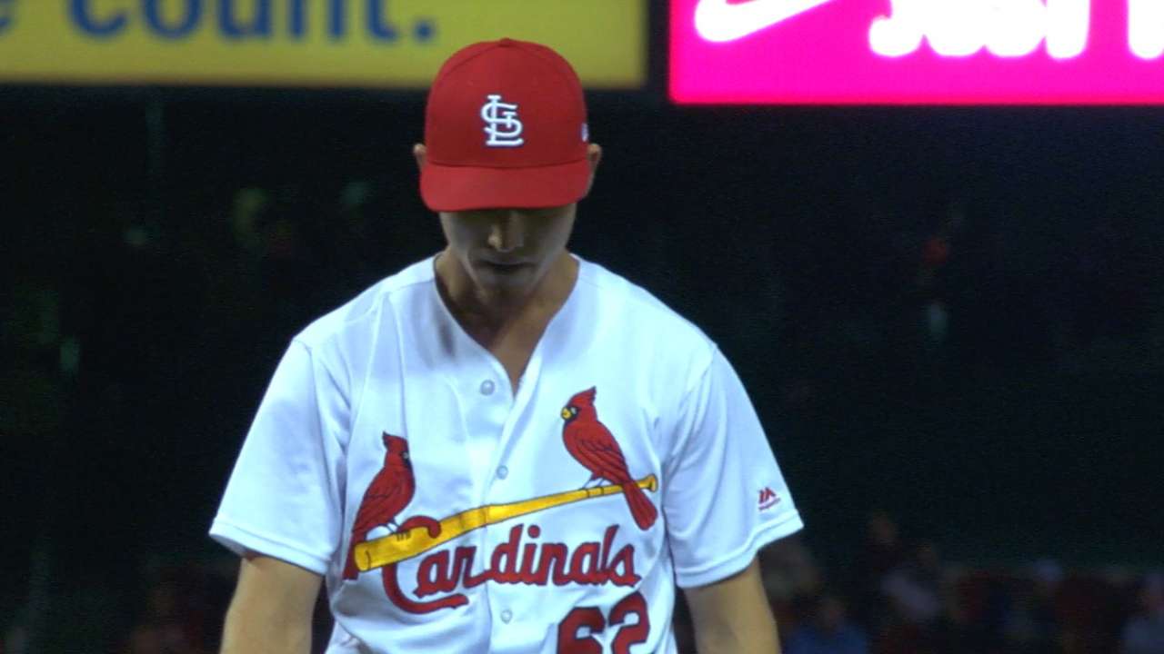 Cardenales doblegan a Padres con joya de Weaver y bate de Wong