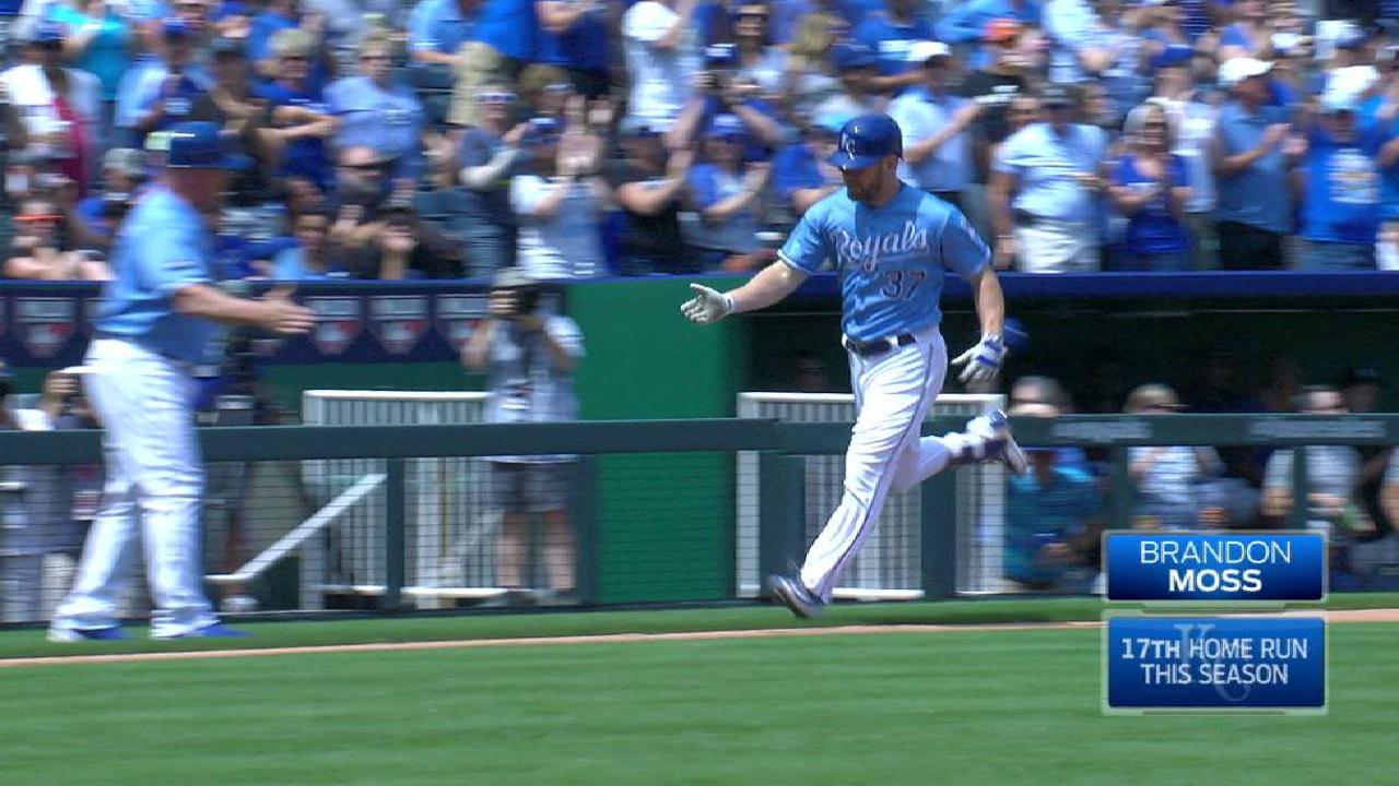Moss' solo home run