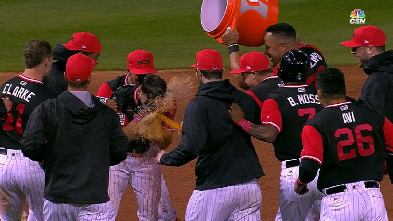 White Sox doblegan a Tigres con el sencillo de Sánchez en la 9na