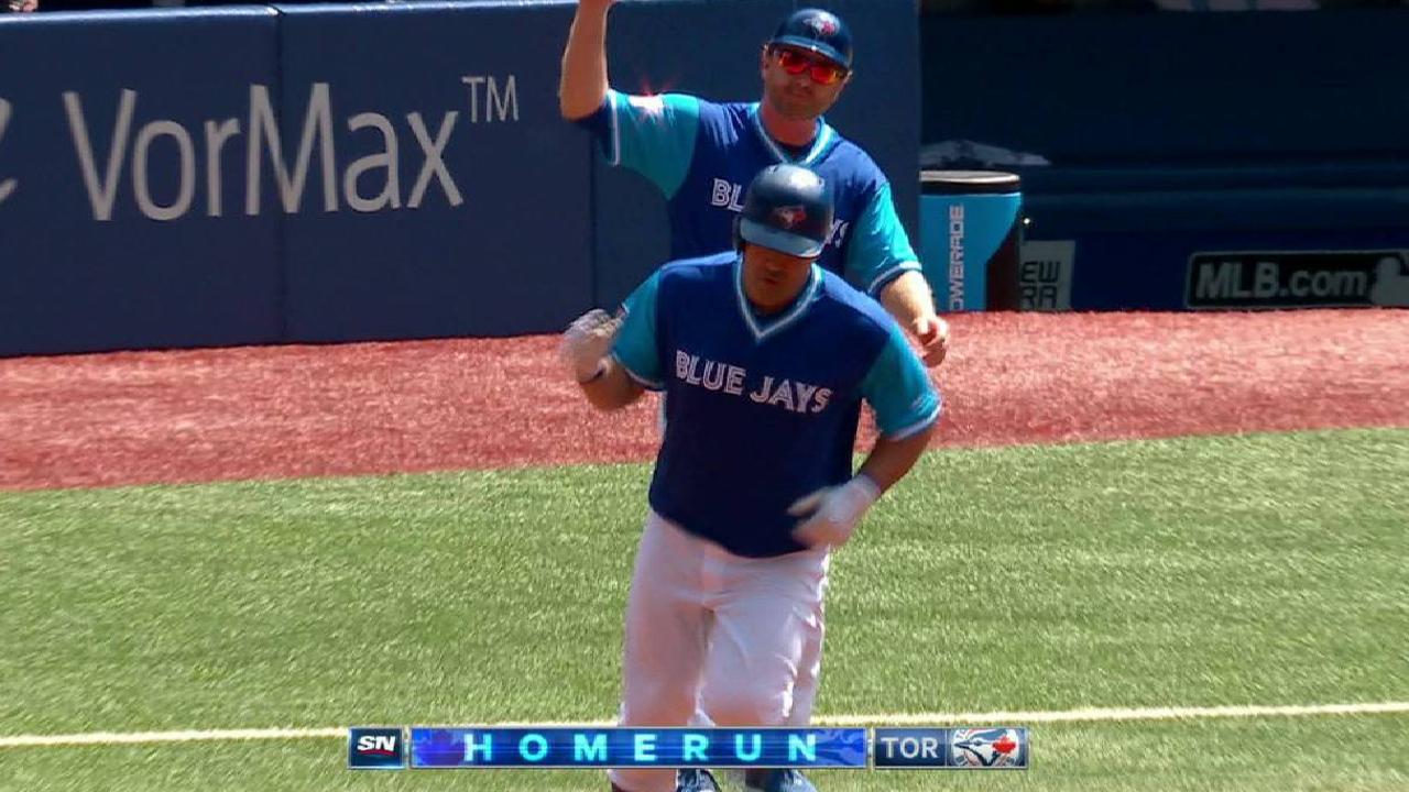 Kendrys Morales batea jonrón y Azulejos vencen a Mellizos
