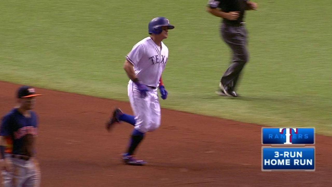 Rangers roll, laud Astros and fans for support