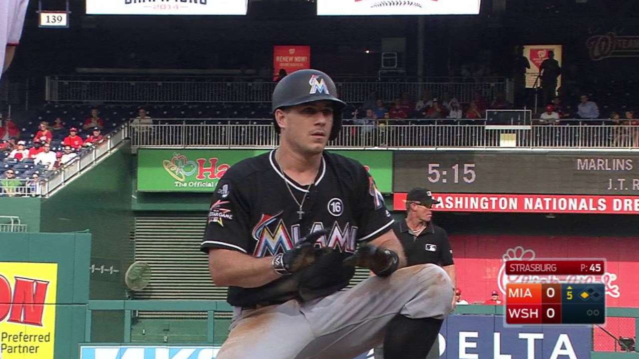 Realmuto breaks out of slump, HR shy of cycle