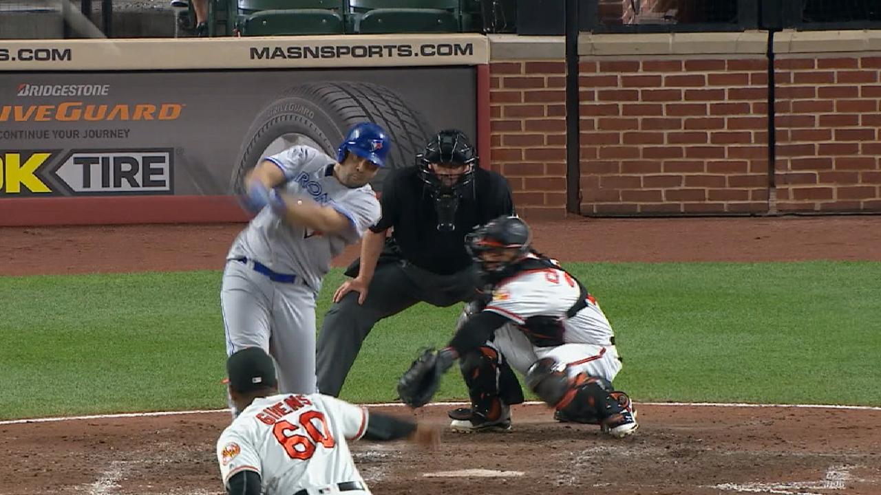 Con tres bambinazos de Kendrys Morales, Azulejos frenaron a Orioles