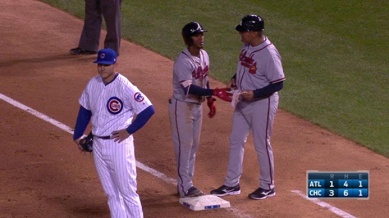Albies' RBI single