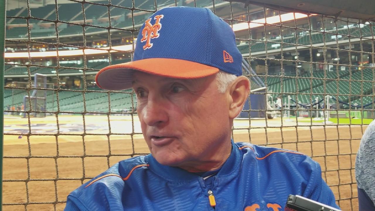 Mets pitch in to help Houston's residents