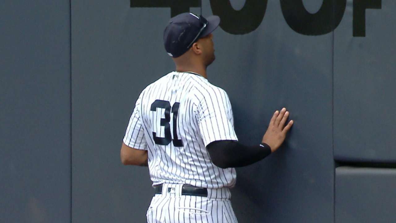 Hicks leaves with oblique injury