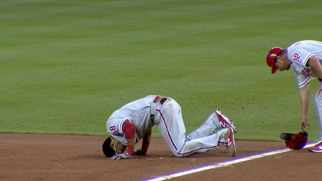 Florimon exits game with injury