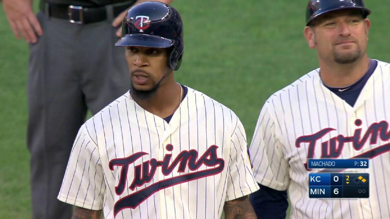 Buxton's RBI infield single