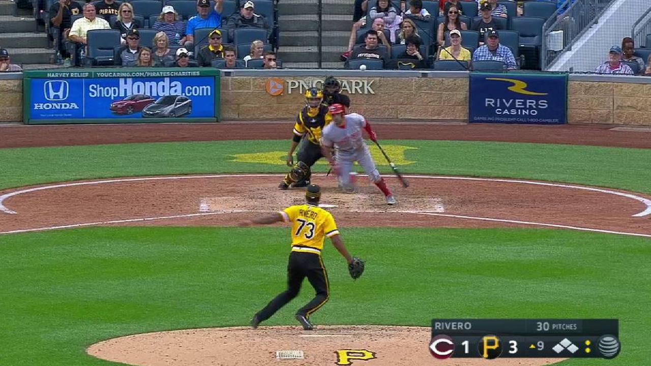 Rivero notches the save