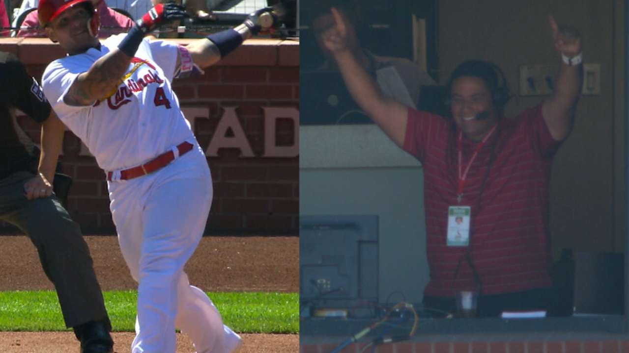 5-RBI Yadi, Wacha propel Cards' playoff hunt