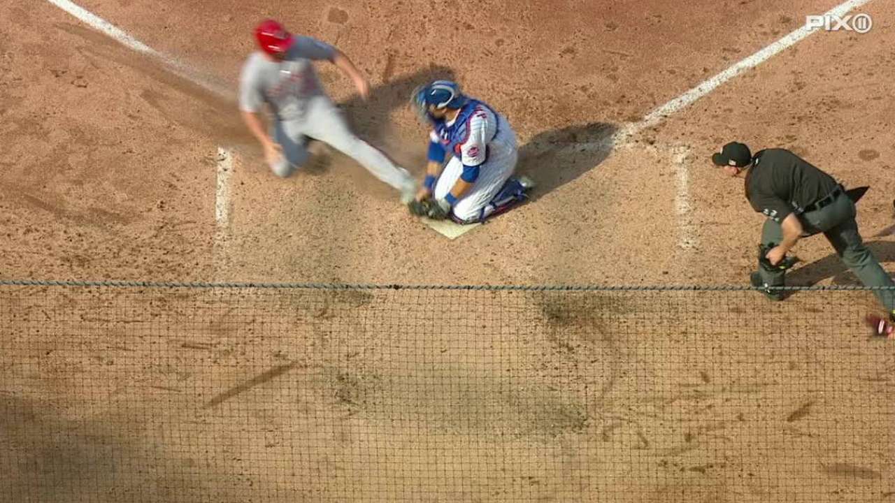 Barnhart leads Reds' late burst past Mets