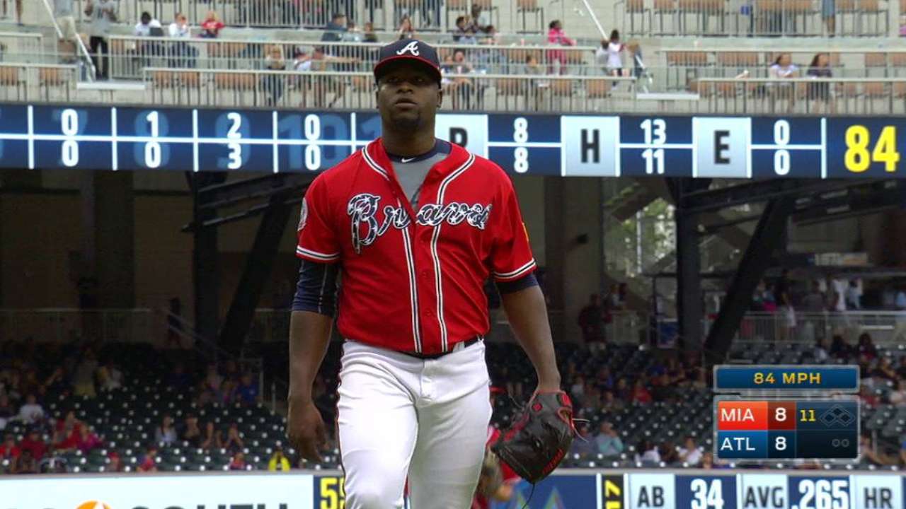 Vizcaino escapes a jam