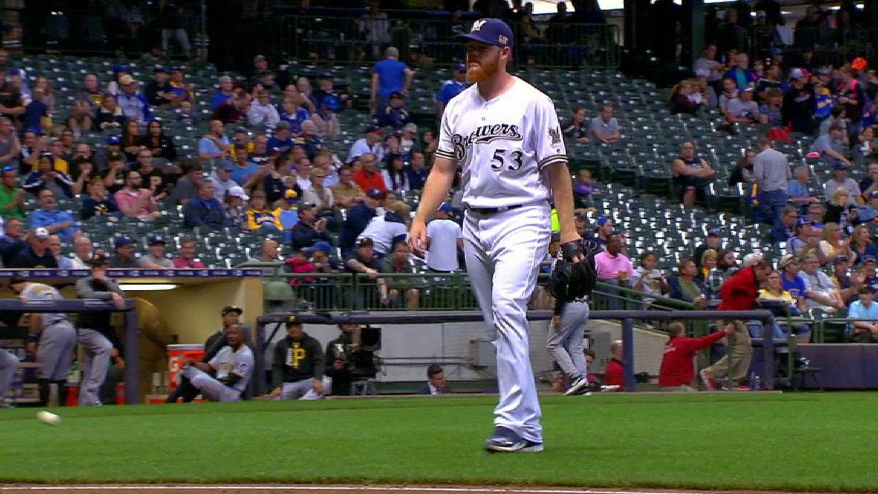 Woodruff strands runner at third