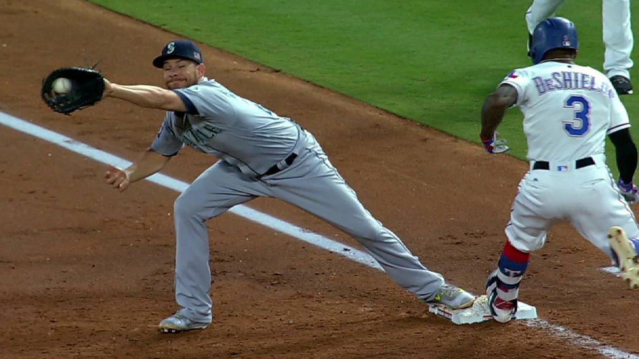 DeShields safe after challenge