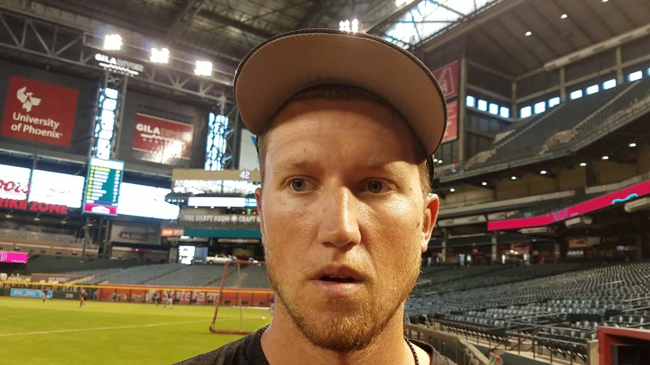 Freeland on his shoulder