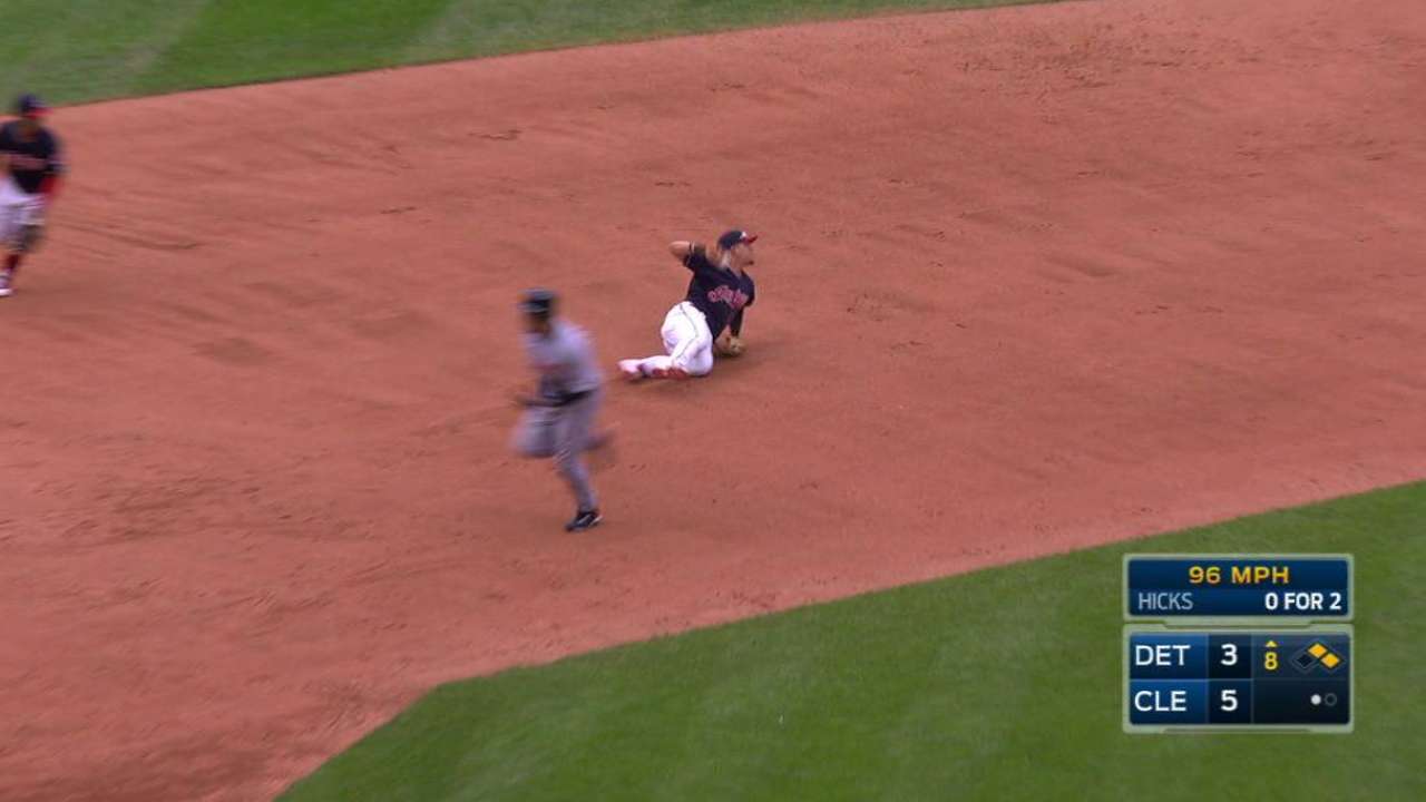 Urshela's fantastic diving play