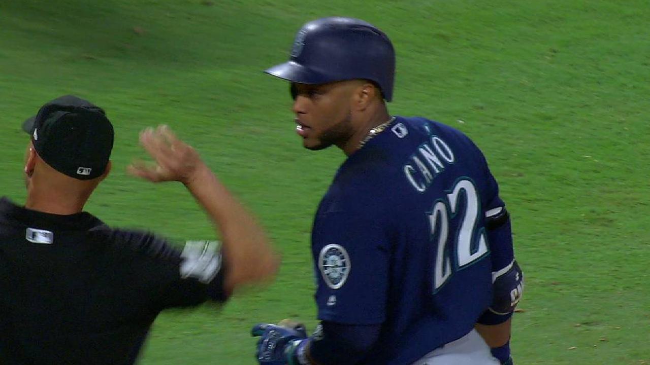 Cano gets ejected in the 7th