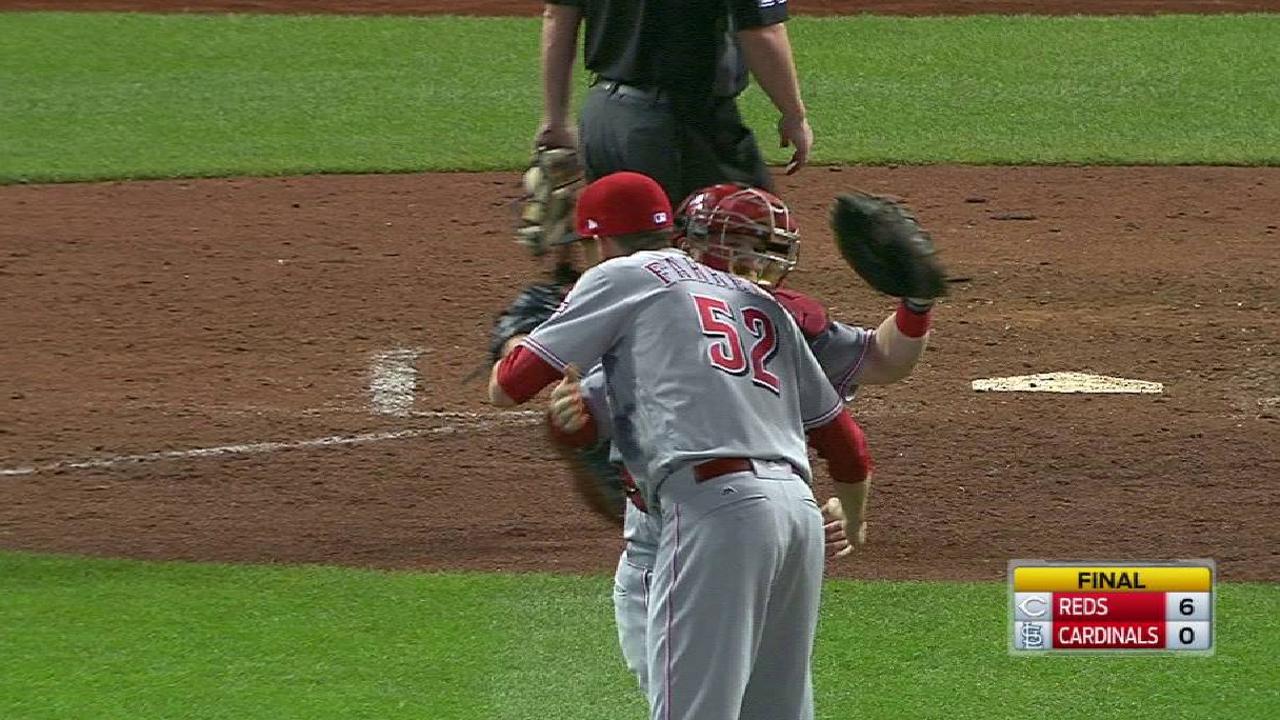 Reds' roster at 36; Farrell claimed, 3 outrighted