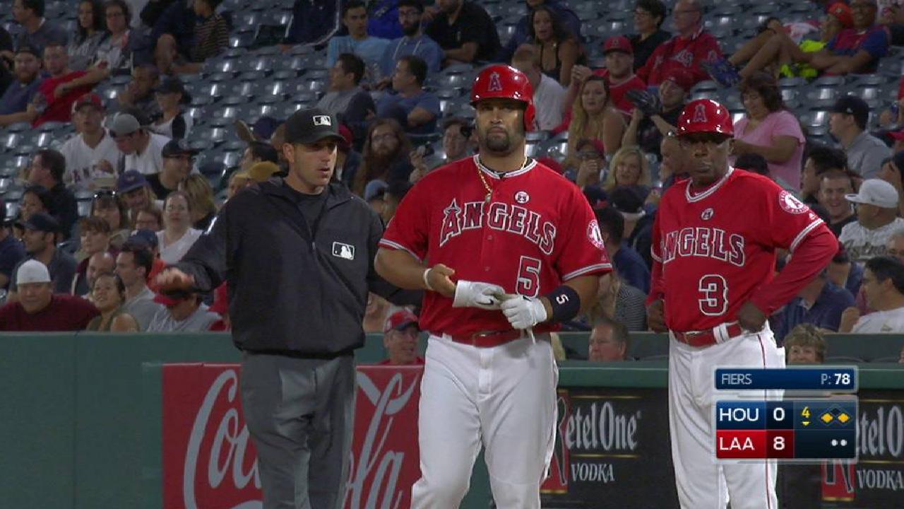 Pujols' RBI single