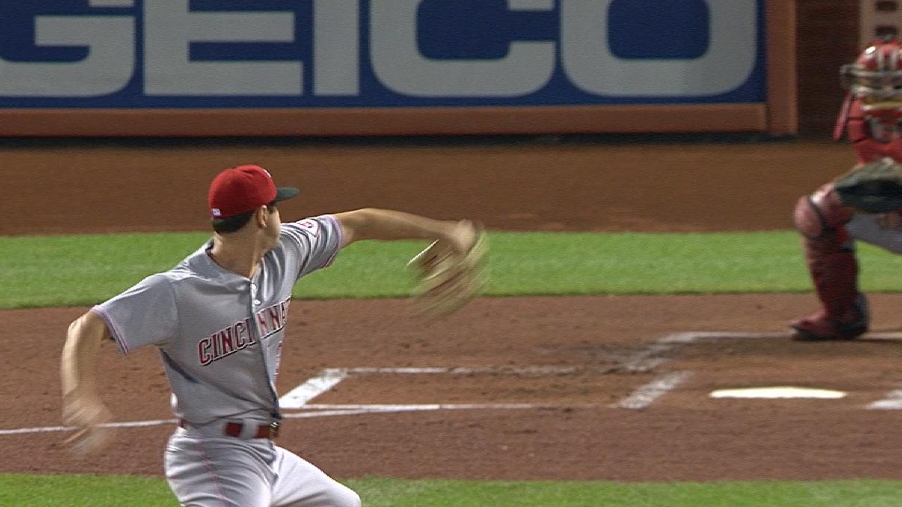 Reds ride 5-run 5th to shutout win over Cards