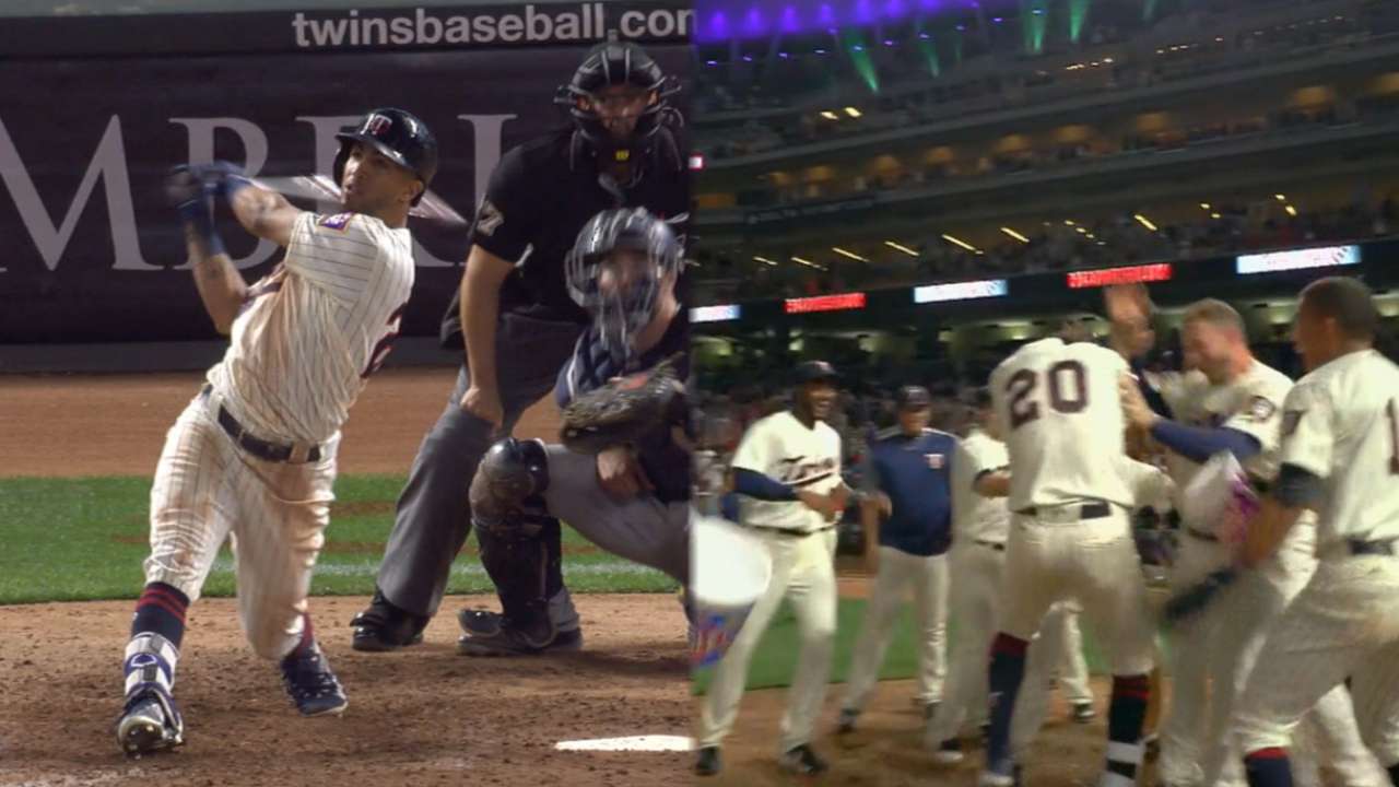 Rosario's walk-off helps Twins keep WC lead