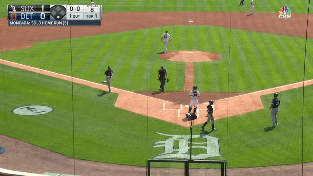 Moncada's solo home run